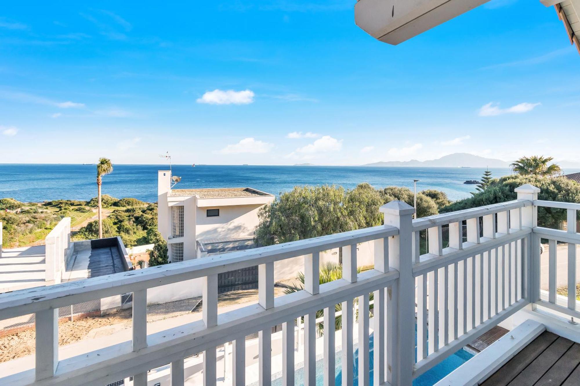 Increible Villa De Madera Con Vistas Al Mar Algeciras Esterno foto